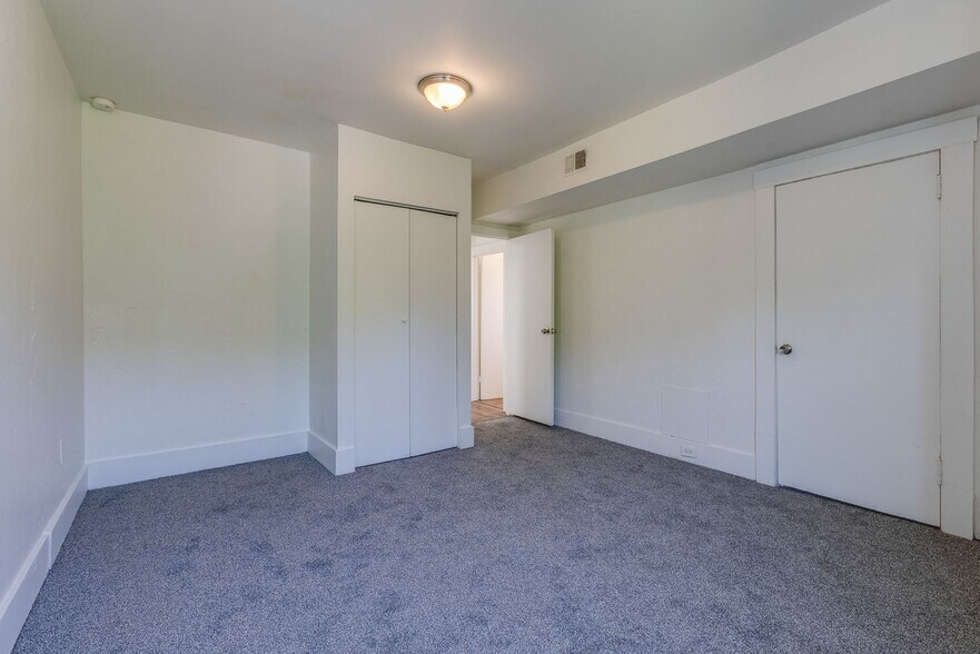 Building Photo - 2641 S 18th St