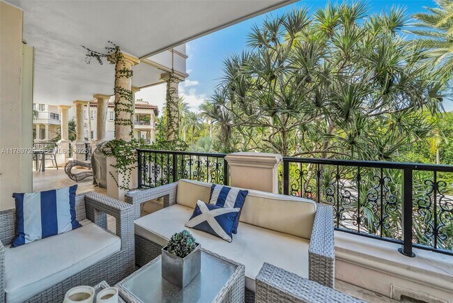 Building Photo - 19227 Fisher Island Dr