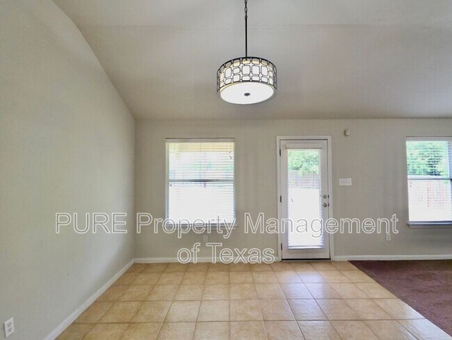Building Photo - 1104 Kensington Castle Trl