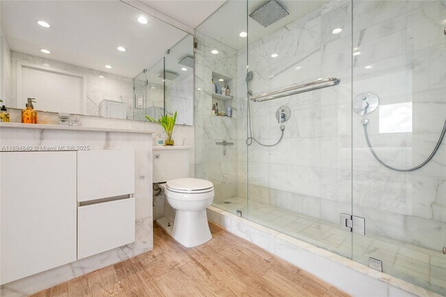 Building Photo - 401 Ocean Dr