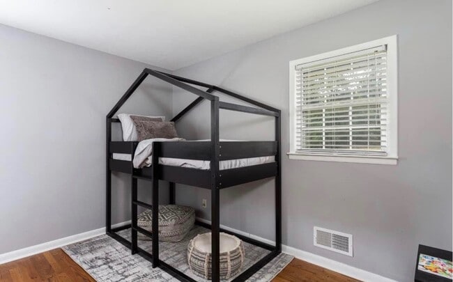 Building Photo - 947 Boswell Dr