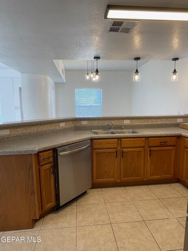 Building Photo - 12325 Tierra Arena Dr