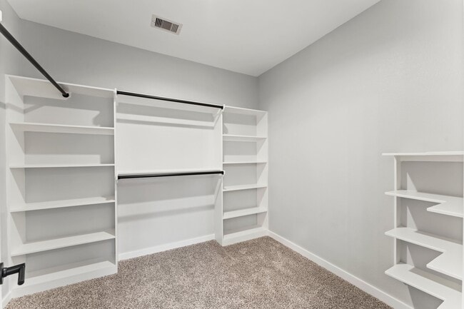 Building Photo - 7007 Longmire Cir