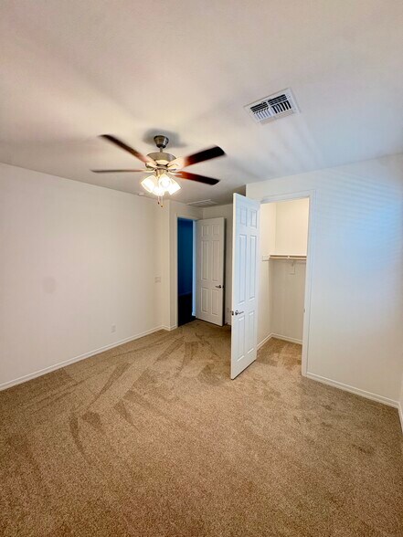 Building Photo - 675 W Riparian Dr