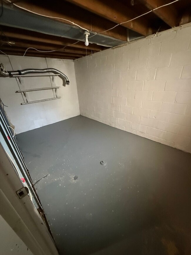 Building Photo - Completely remodeled 3 Bedroom Ranch Home for Rent