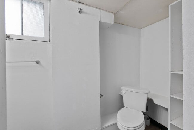 Building Photo - 1615 11th Ave