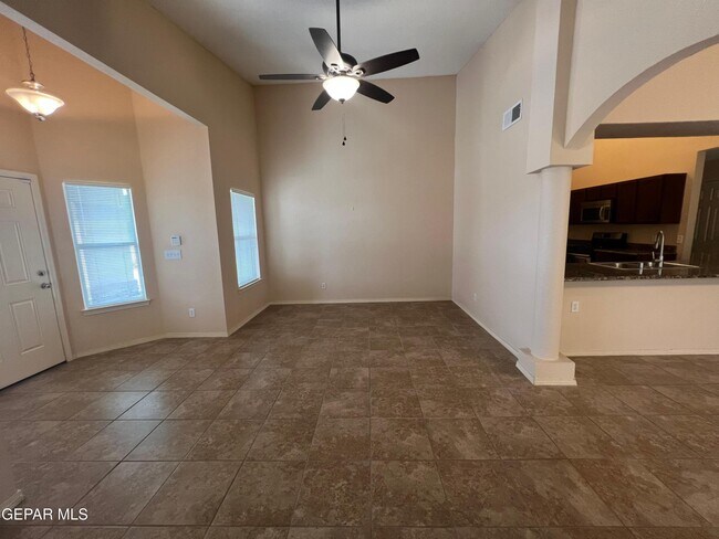 Building Photo - 6700 Hermoso Del Sol Dr