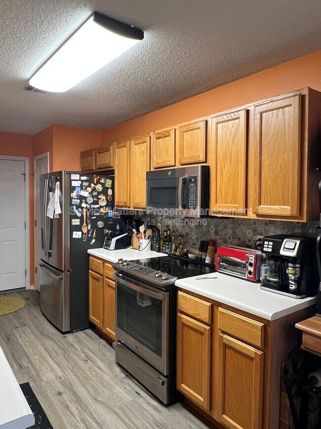 Building Photo - 2439 Redoubt Ave