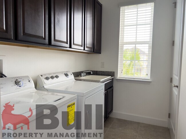 Building Photo - 14014 Dunant Ln