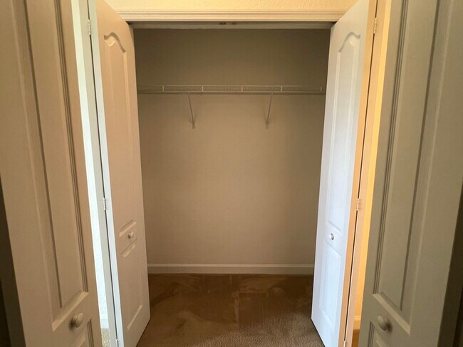 Building Photo - 150 Jacaranda Country Club Dr