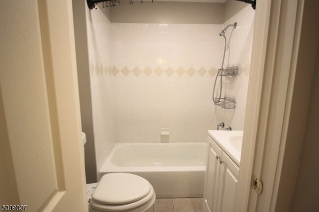 Building Photo - 31 Stewart Pl