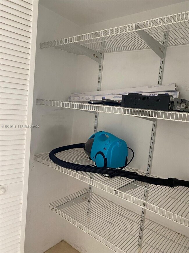 Building Photo - 555 NE 15th St