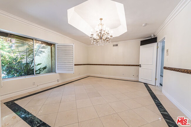 Building Photo - 18022 Lake Encino Dr