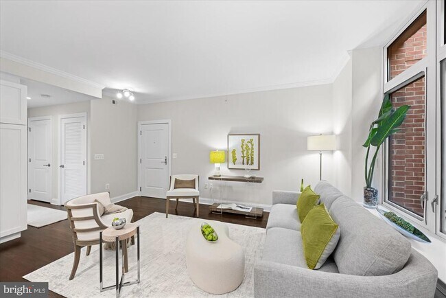 Building Photo - 4915 Hampden Ln