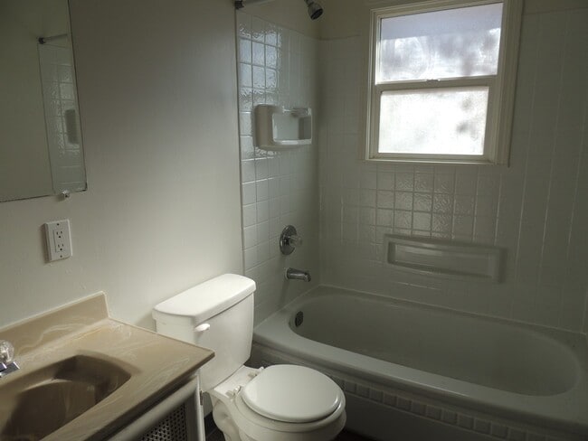 Building Photo - $1,900 – 2 Bed / 2 Bath Home with Fenced Yard, Fireplace, and Garage