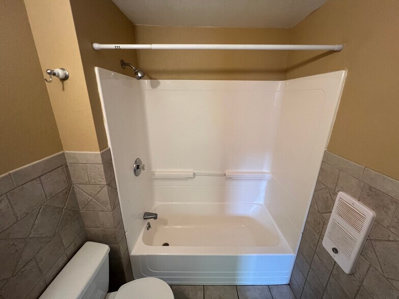 Building Photo - 221 8th St S