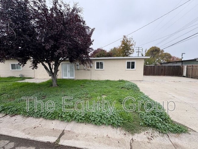 Building Photo - 600 N Dickran Dr