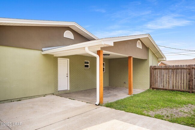 Building Photo - 2610 E 40th Plaza
