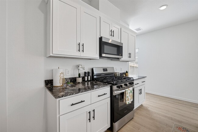 Building Photo - 407 Robin Ct