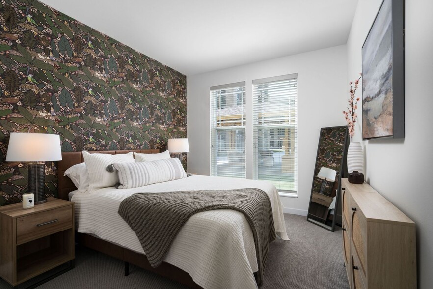 Building Photo - Prado