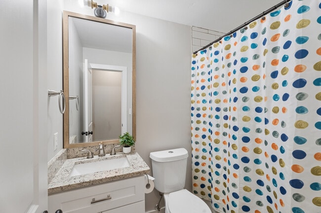 Building Photo - 4097 Longview Dr