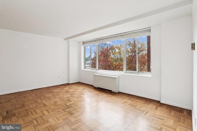 Building Photo - 4000 Tunlaw Rd NW