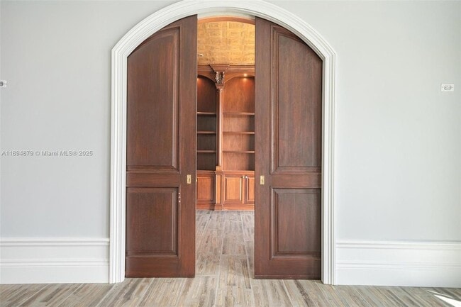 Building Photo - 1331 Bay Terrace