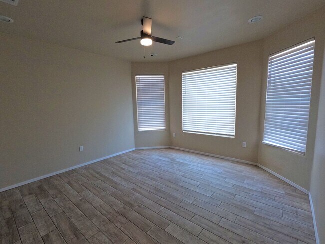 Building Photo - 928 Flora Vista Dr