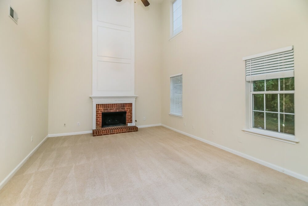 Building Photo - 3425 Sandlake Dr SW