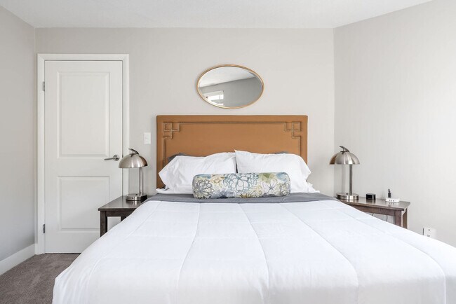 Building Photo - 615 N East St