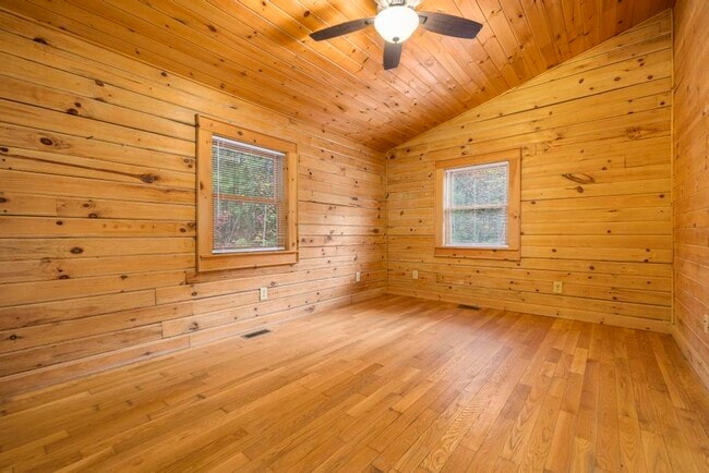 Building Photo - 338 Cherokee Cir