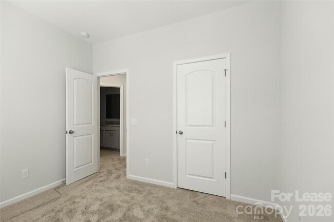 Building Photo - 7113 Brookview Ln