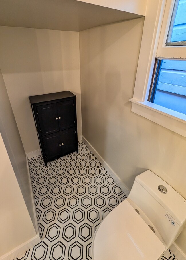 Building Photo - 32 Danvers St