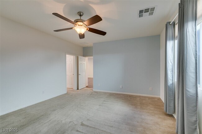 Building Photo - 10465 Saddle Mountain St