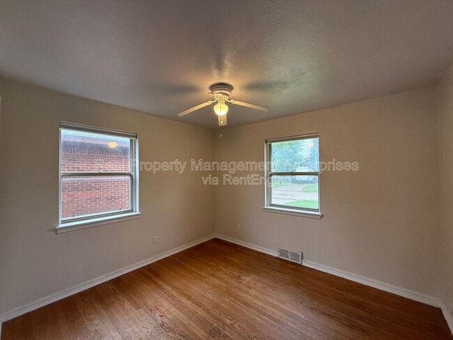 Building Photo - 5417 NW 46th Terrace