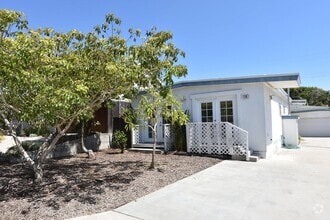 Building Photo - Trestles District Home!