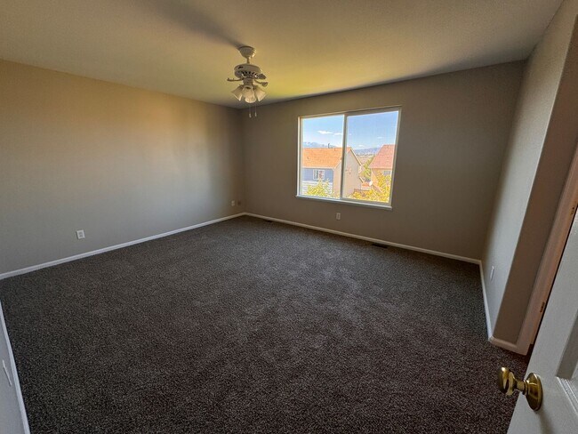 Building Photo - Newly Remodeled 3 Bedroom Home in Claremon...
