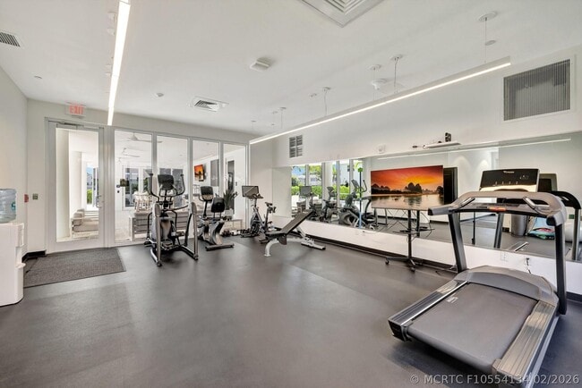 Building Photo - 612 Bayshore Dr