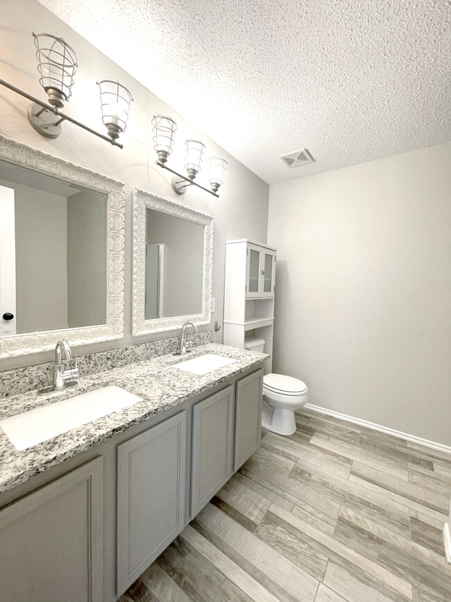 Building Photo - 1419 Windy Meadows Dr