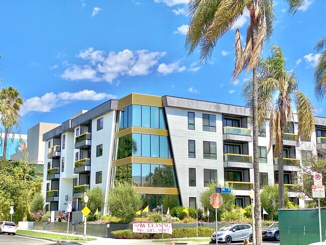 Primary Photo - 10270 Almayo Ave