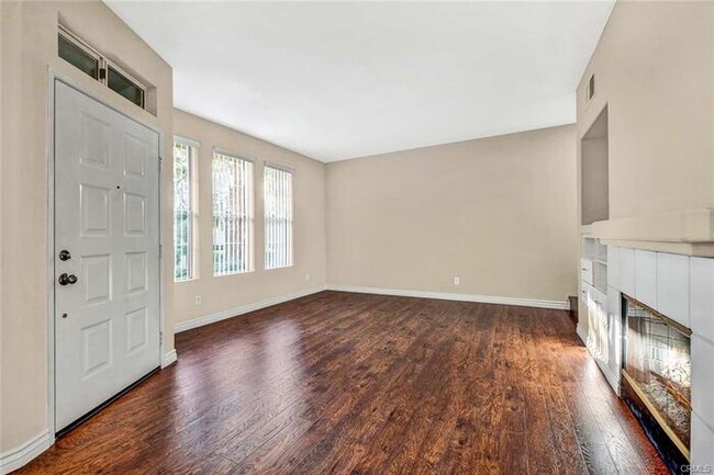 Building Photo - 2038 S Bon View Ave
