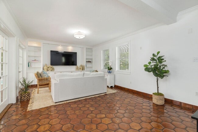 Building Photo - 3020 Vincent Rd