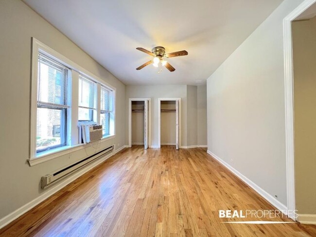 Building Photo - 1 bedroom in CHICAGO IL 60613