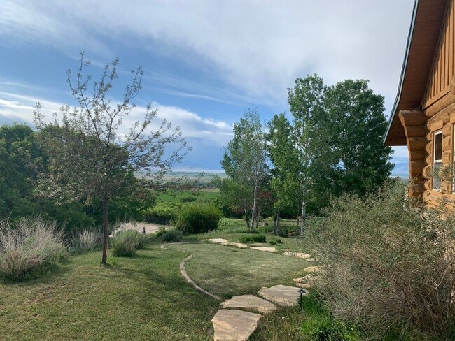 Building Photo - 265 Woodland Hills Dr