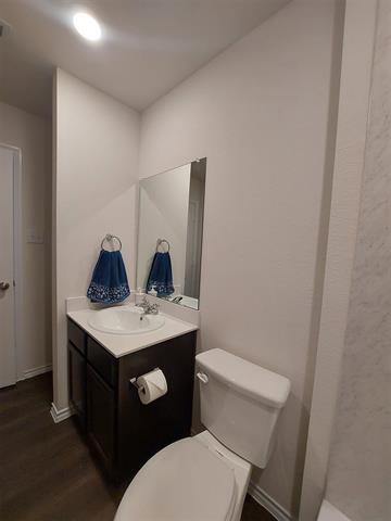 Building Photo - 2810 Peony Dr