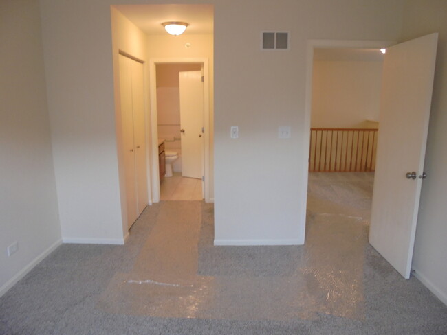 Building Photo - 615 Windsor Dr