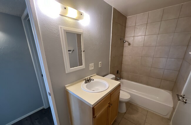 Building Photo - Studio Apartment in High Hollows Condominiums Private Staircase to Unit