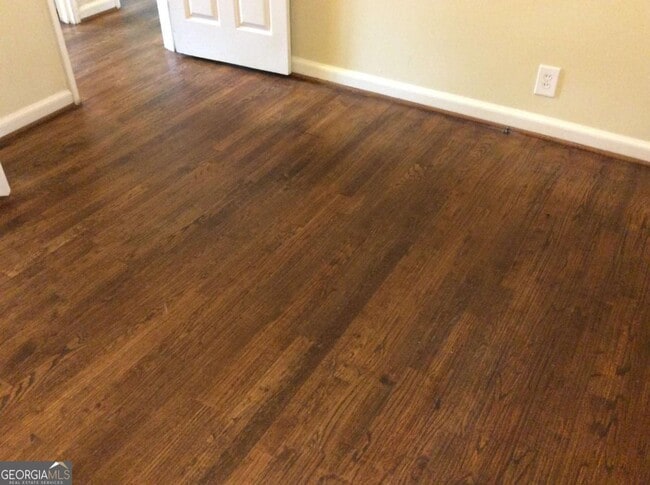 Building Photo - 105 E Mimosa Dr