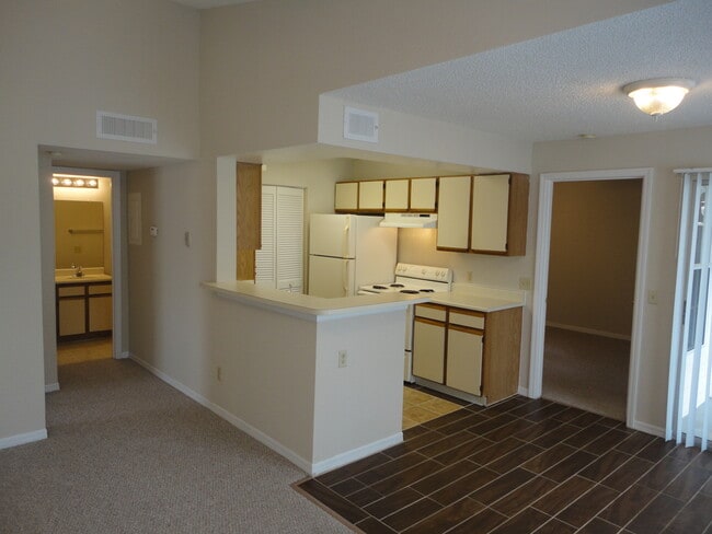 Building Photo - MOVE-IN SPECIAL!! 2br/2ba Second Floor Tradewinds Condo!