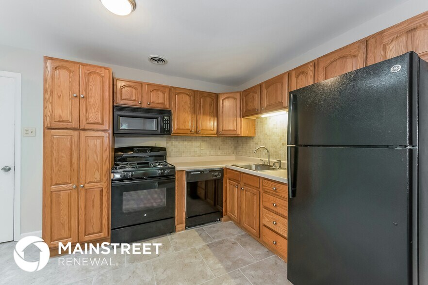 Building Photo - 301 Imperial Dr